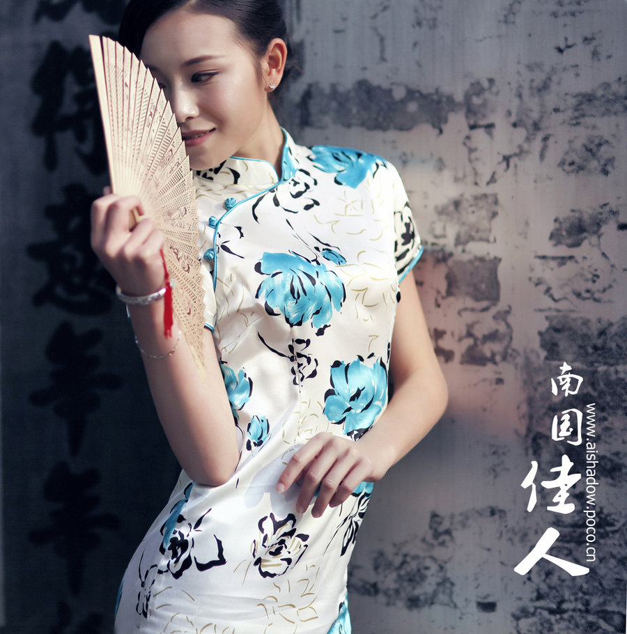 系好人生的第一粒扣子,争做新时代好队员——记铝城小学入队仪式_IM电竞(图2) IM电竞平台