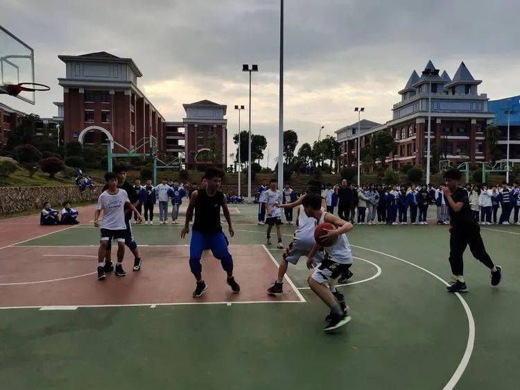 第七届校园体育节——初中B部各项角逐正在火热举行……【IM电竞官网】(图5)
第七届校园体育节——初中B部各项角逐正在火热举行……【IM电竞官网】(图5)